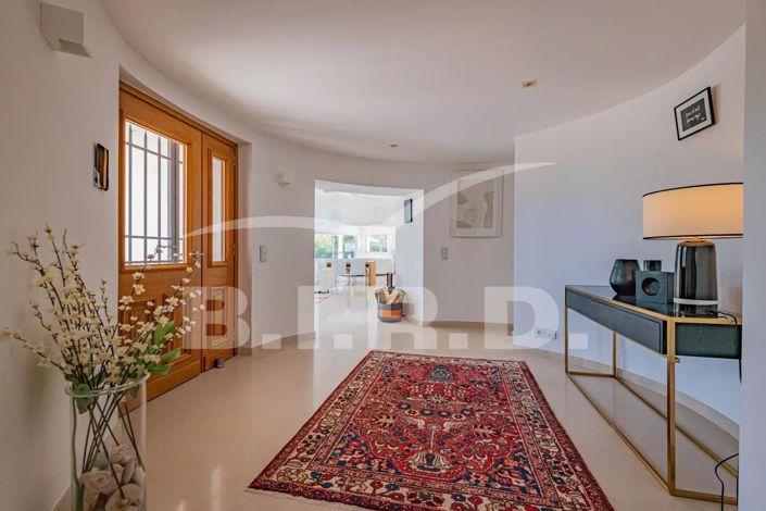 Image No.5-5 Bed House for sale