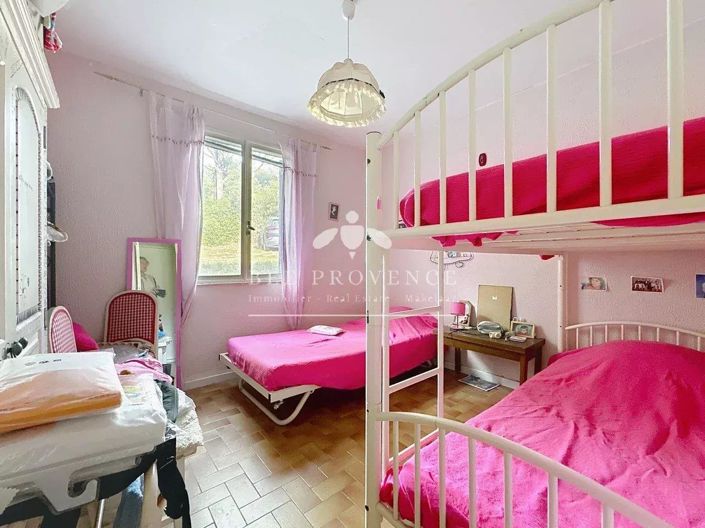 Image No.11-5 Bed House for sale