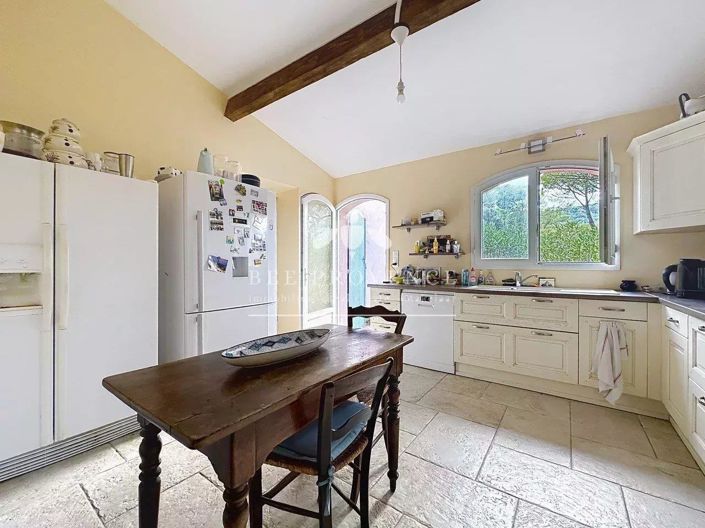 Image No.7-5 Bed House for sale