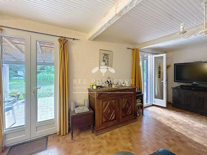 Image No.9-5 Bed House for sale