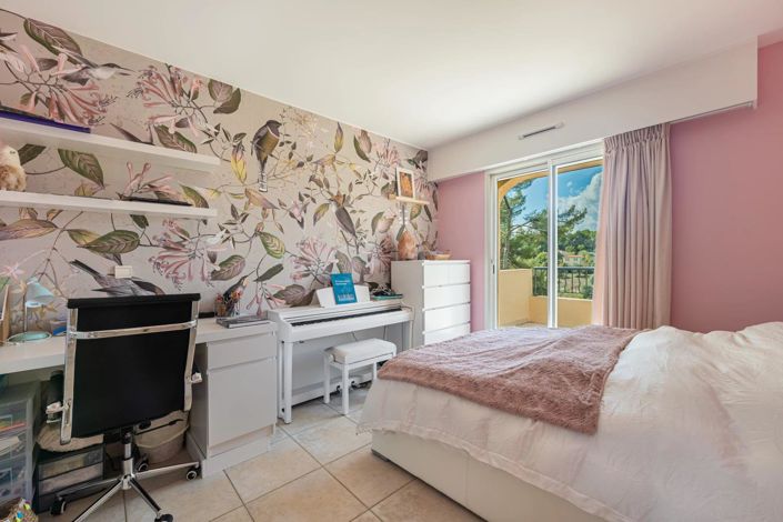 Image No.21-4 Bed House for sale