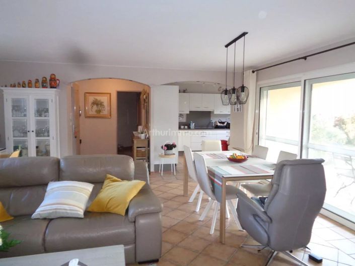 Image No.16-4 Bed House for sale