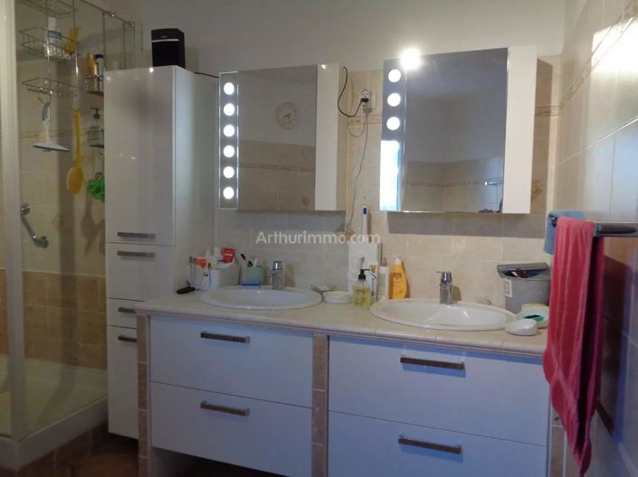 Image No.19-4 Bed House for sale