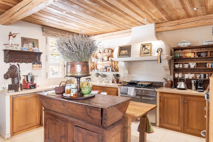 Image No.12-24 Bed House for sale