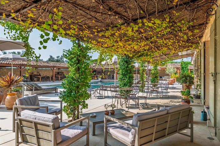 Image No.2-24 Bed House for sale