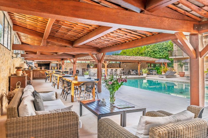 Image No.5-24 Bed House for sale