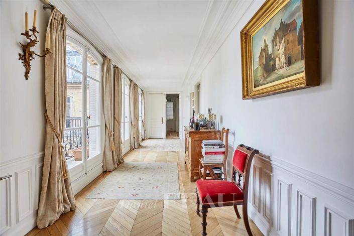 Image No.10-5 Bed Apartment for sale