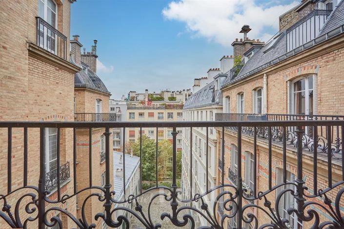 Image No.9-5 Bed Apartment for sale