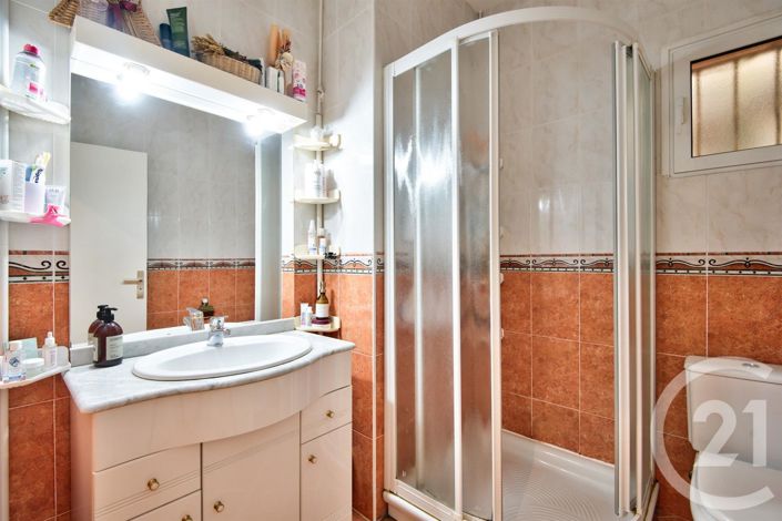 Image No.15-3 Bed Apartment for sale