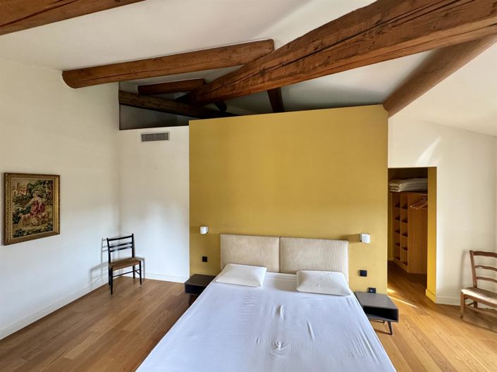 Image No.10-10 Bed House for sale