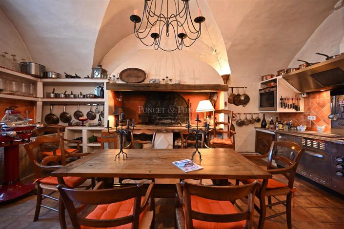 Image No.18-7 Bed House for sale