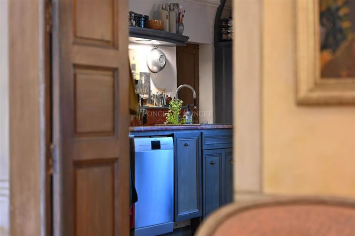 Image No.19-7 Bed House for sale