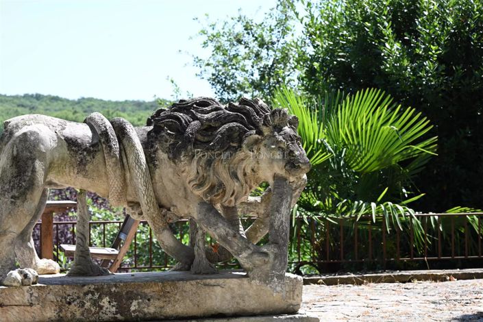 Image No.8-7 Bed House for sale