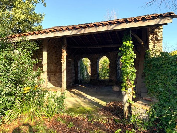 Image No.24-7 Bed House for sale