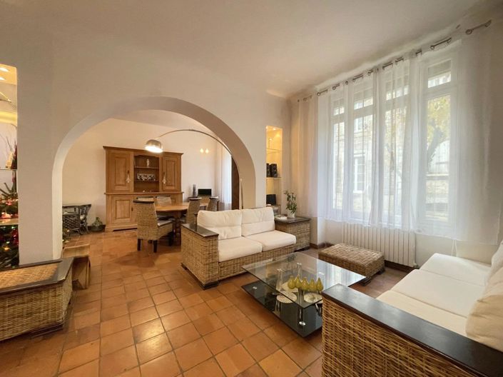 Image No.7-7 Bed House for sale