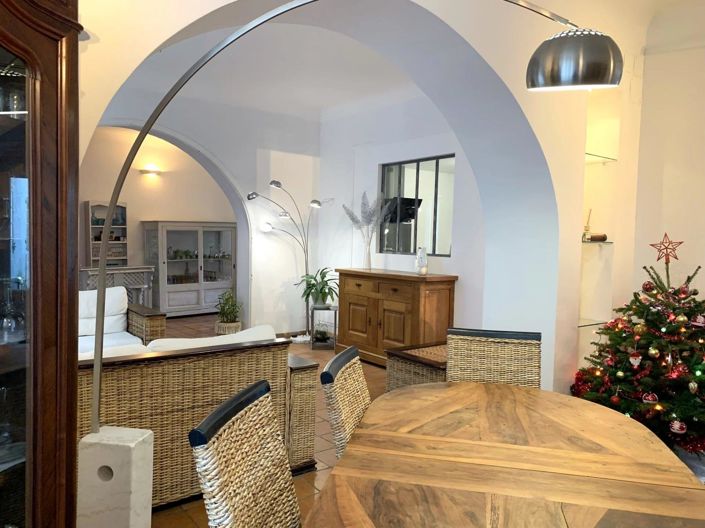 Image No.9-7 Bed House for sale