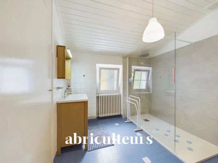 Image No.11-6 Bed House for sale