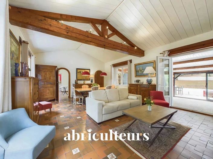 Image No.5-6 Bed House for sale