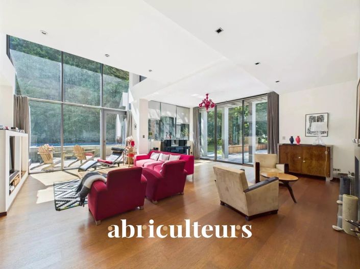 Image No.11-5 Bed House for sale