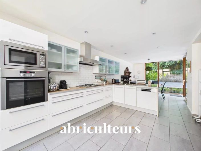 Image No.13-5 Bed House for sale