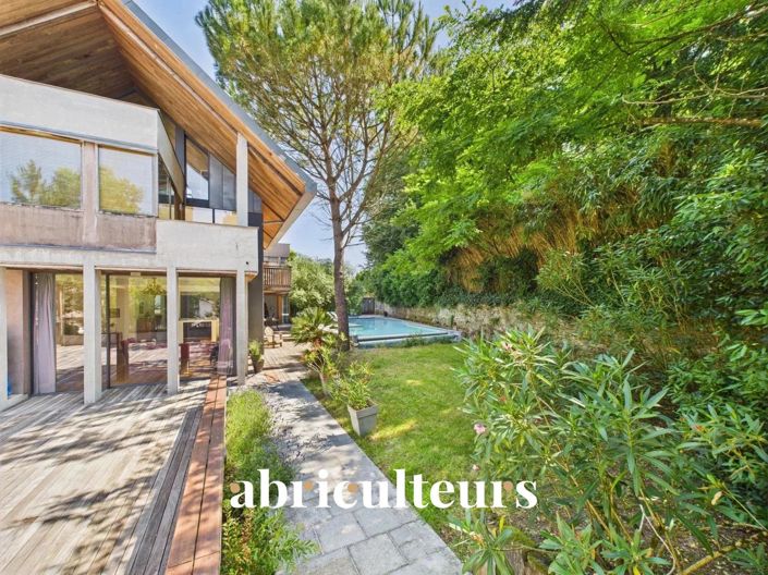 Image No.2-5 Bed House for sale