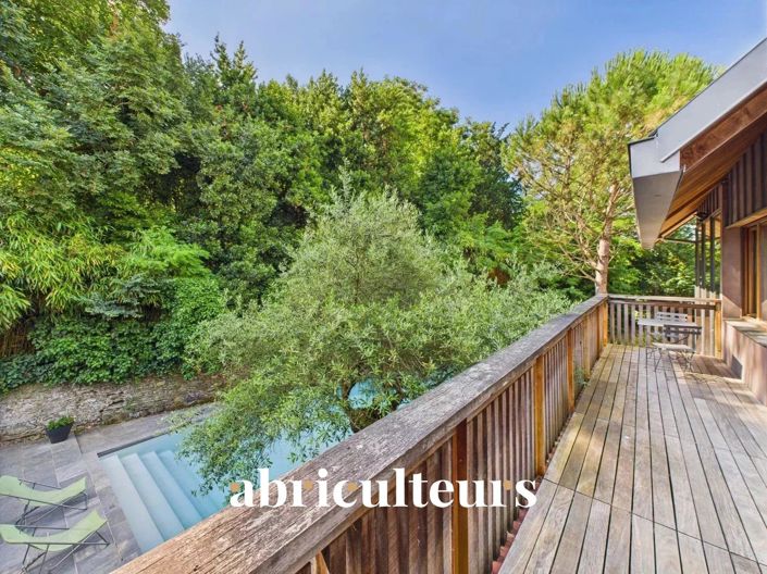 Image No.3-5 Bed House for sale