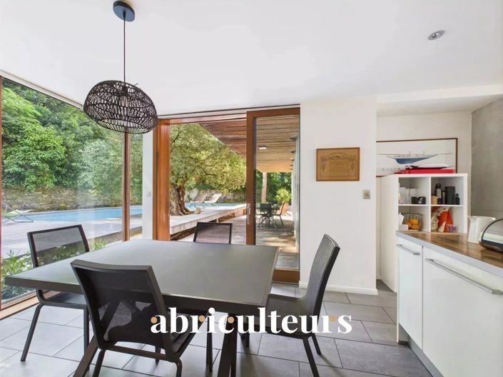 Image No.7-5 Bed House for sale