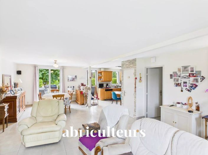 Image No.1-4 Bed House for sale