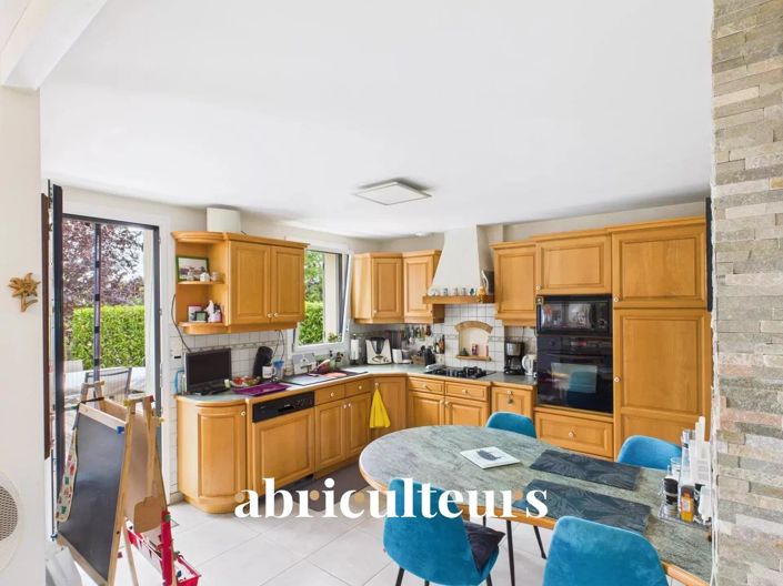 Image No.3-4 Bed House for sale