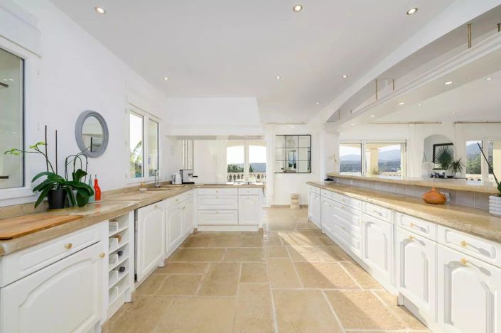 Image No.13-7 Bed House for sale