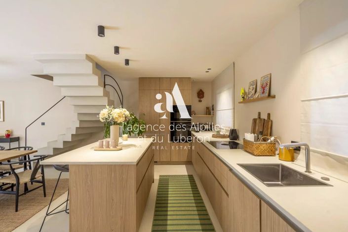 Image No.6-4 Bed House for sale