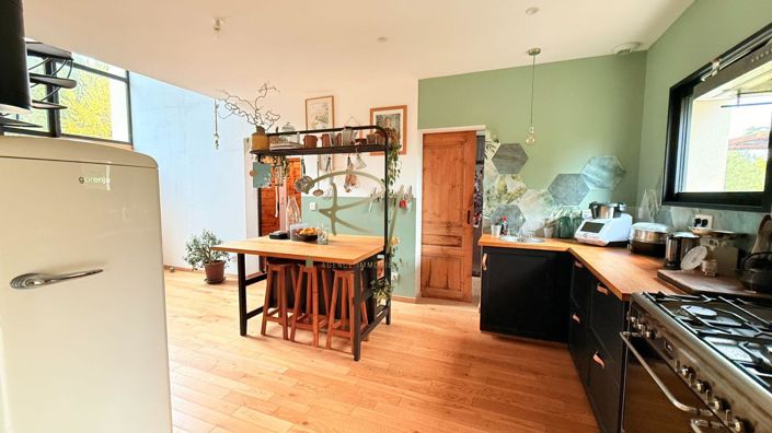 Image No.12-4 Bed House for sale