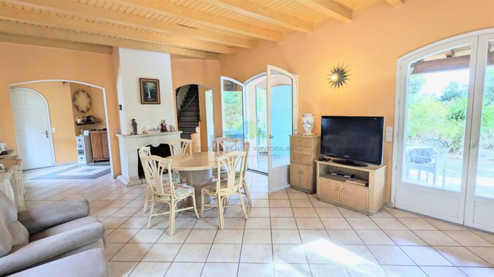 Image No.6-4 Bed House for sale