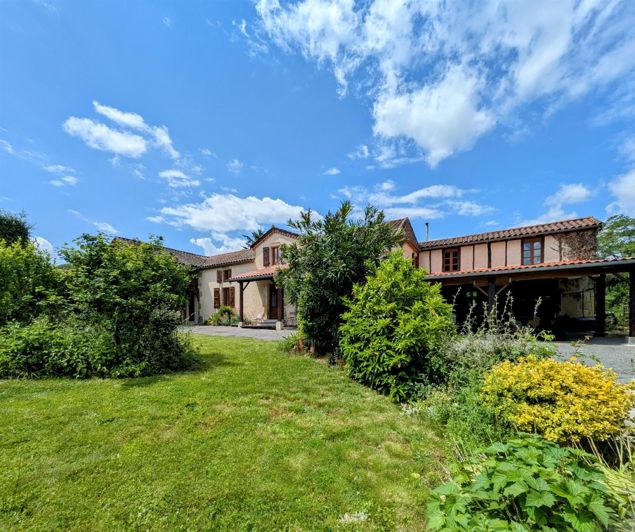 Image No.2-4 Bed House for sale