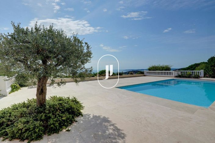 Image No.16-7 Bed House for sale