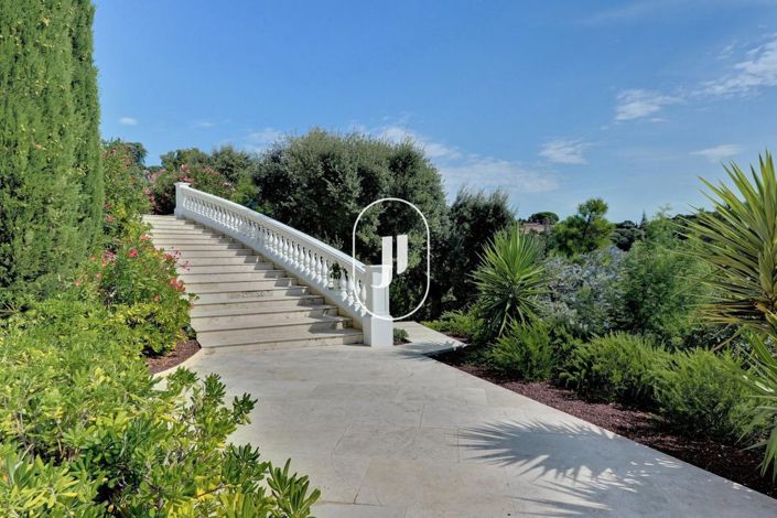 Image No.18-7 Bed House for sale