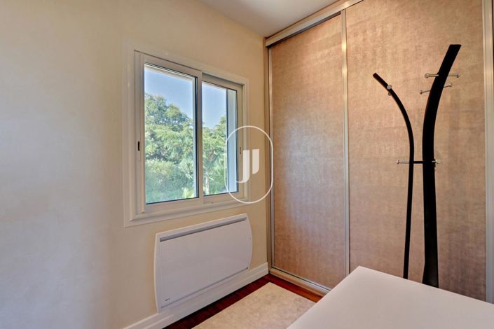 Image No.38-7 Bed House for sale