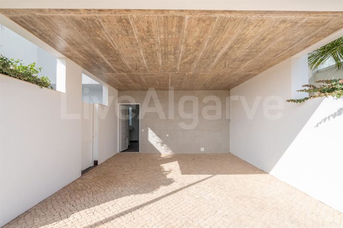 Image No.3-3 Bed House for sale