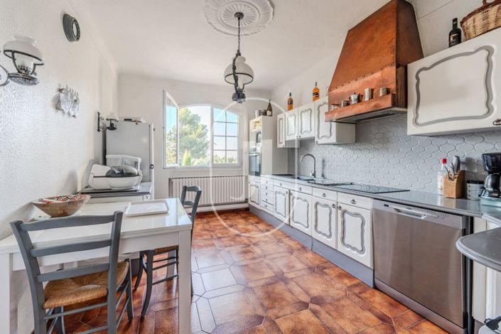 Image No.7-4 Bed House for sale