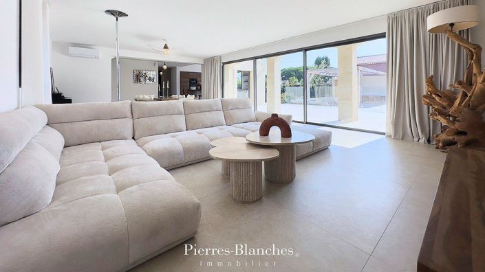 Image No.2-5 Bed House for sale