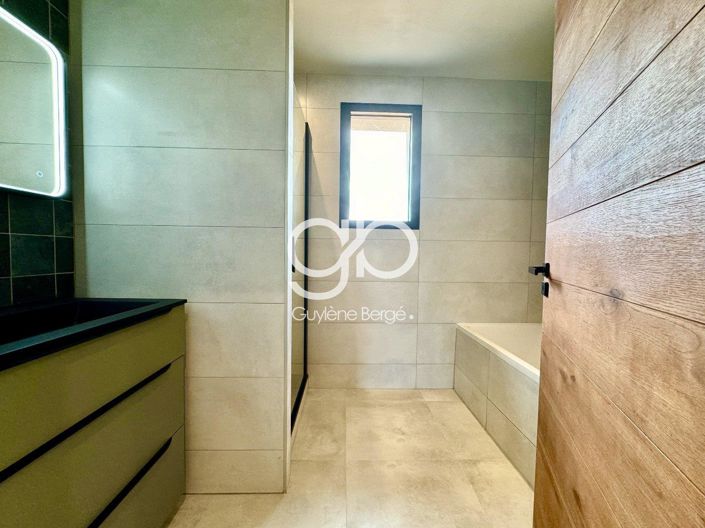 Image No.20-5 Bed House for sale