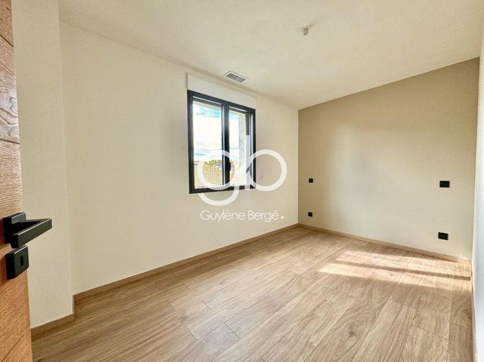 Image No.22-5 Bed House for sale