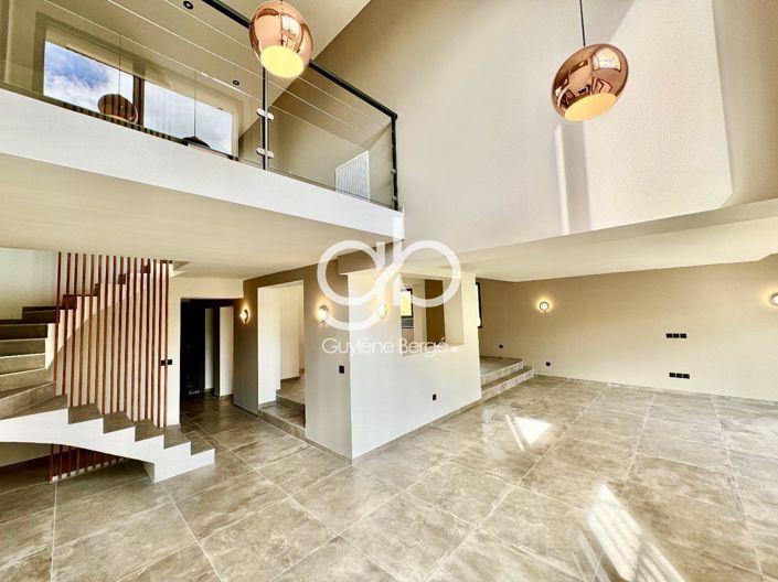 Image No.5-5 Bed House for sale