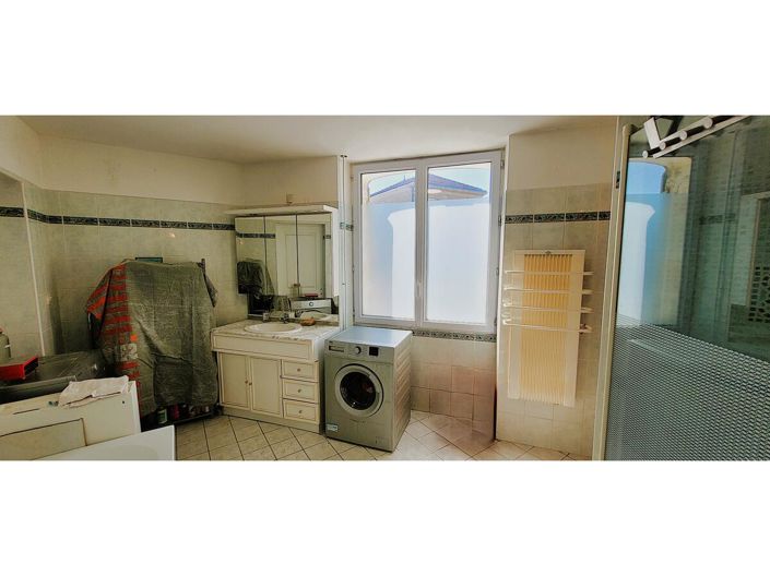 Image No.17-4 Bed House for sale