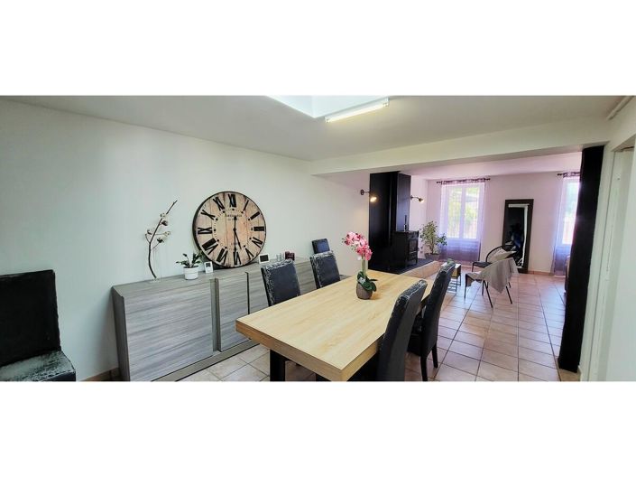 Image No.30-4 Bed House for sale