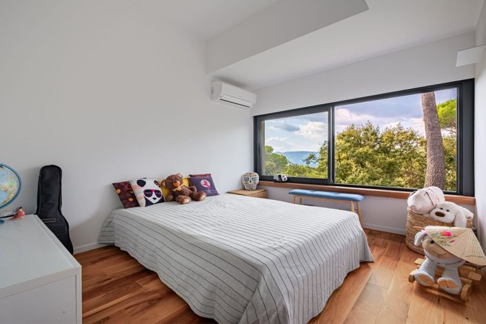 Image No.15-5 Bed House for sale