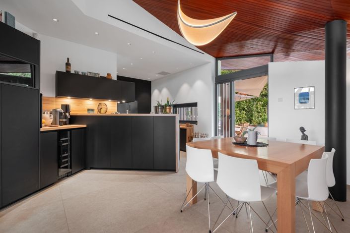 Image No.9-5 Bed House for sale