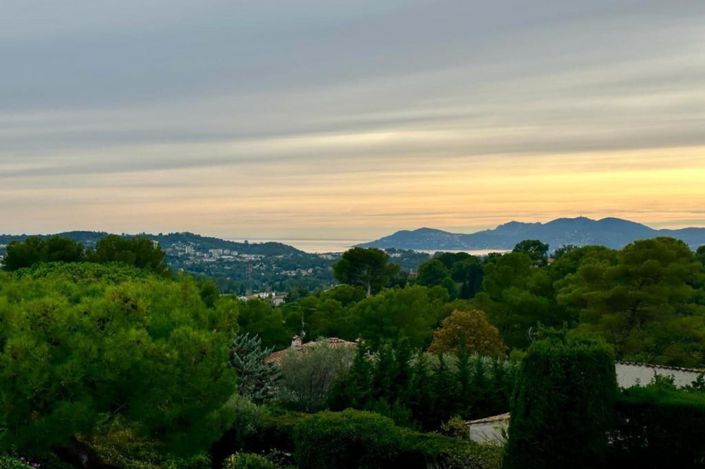 Image No.11-3 Bed Apartment for sale