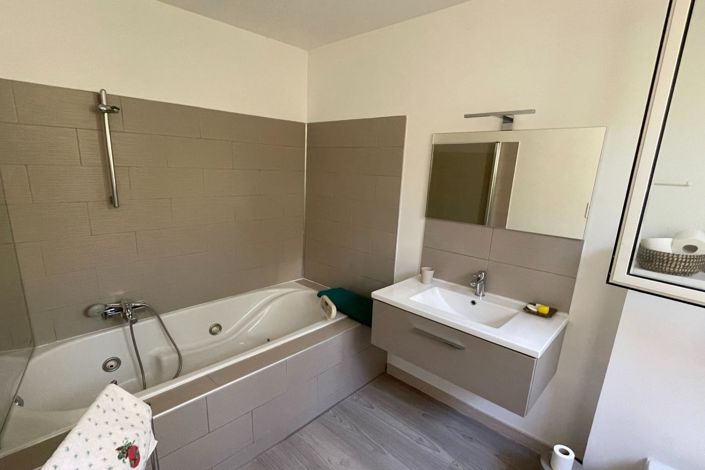 Image No.13-3 Bed Apartment for sale