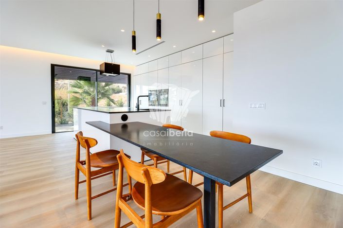 Image No.11-4 Bed House for sale